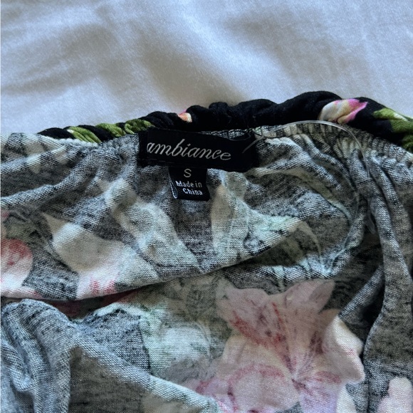 Off the shoulder Floral top - Picture 4 of 4